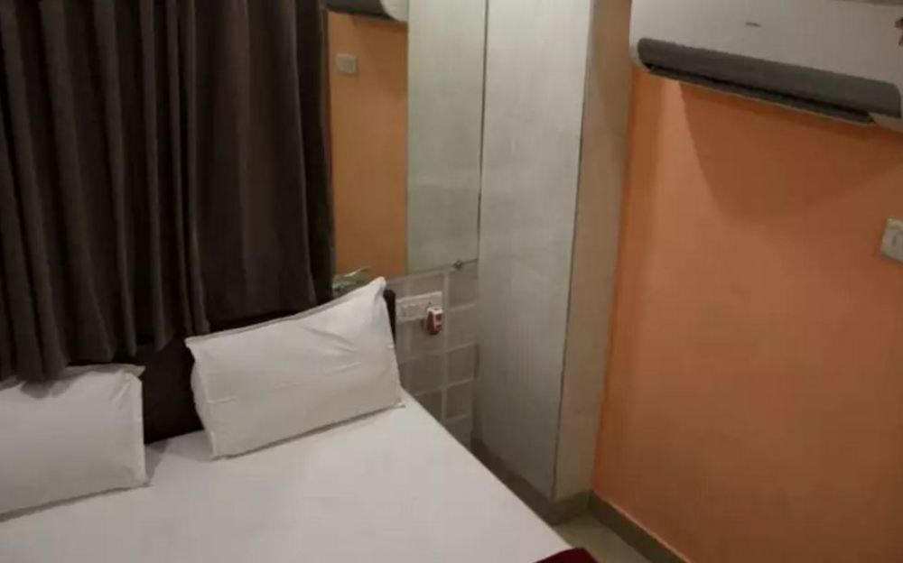 Oyo 49867 Hotel Kalpana Residency Mumbai Dış mekan fotoğraf